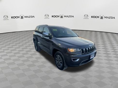 Used 2020 Jeep Grand Cherokee Limited image 2