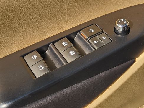 Used 2018 Toyota Highlander XLE image 28