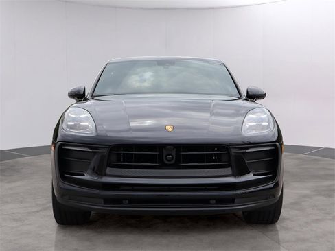 New 2025 Porsche Macan image 12