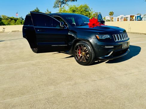 Used 2014 Jeep Grand Cherokee SRT8 w/ Luxury Group II image 62