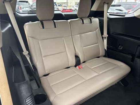 Used 2022 Ford Explorer Limited w/ Equipment Group 301A image 9