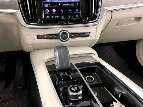 Used 2025 Volvo V90 B6 Cross Country Plus w/ Protection Package Premier AWD/4WD image 8
