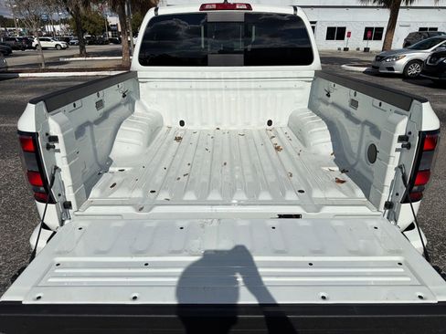 Certified 2025 Nissan Frontier SV image 18