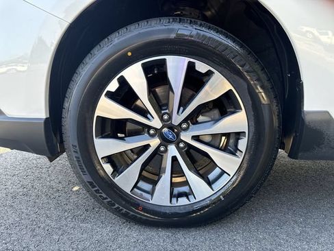 Used 2017 Subaru Outback 2.5i Limited AWD/4WD image 10