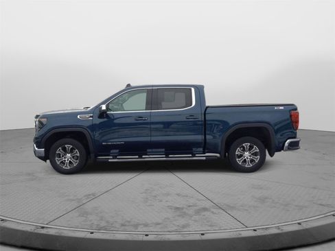Used 2023 GMC Sierra 1500 SLE image 3