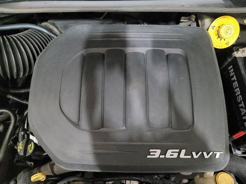 Used 2013 Dodge Grand Caravan SE image 30