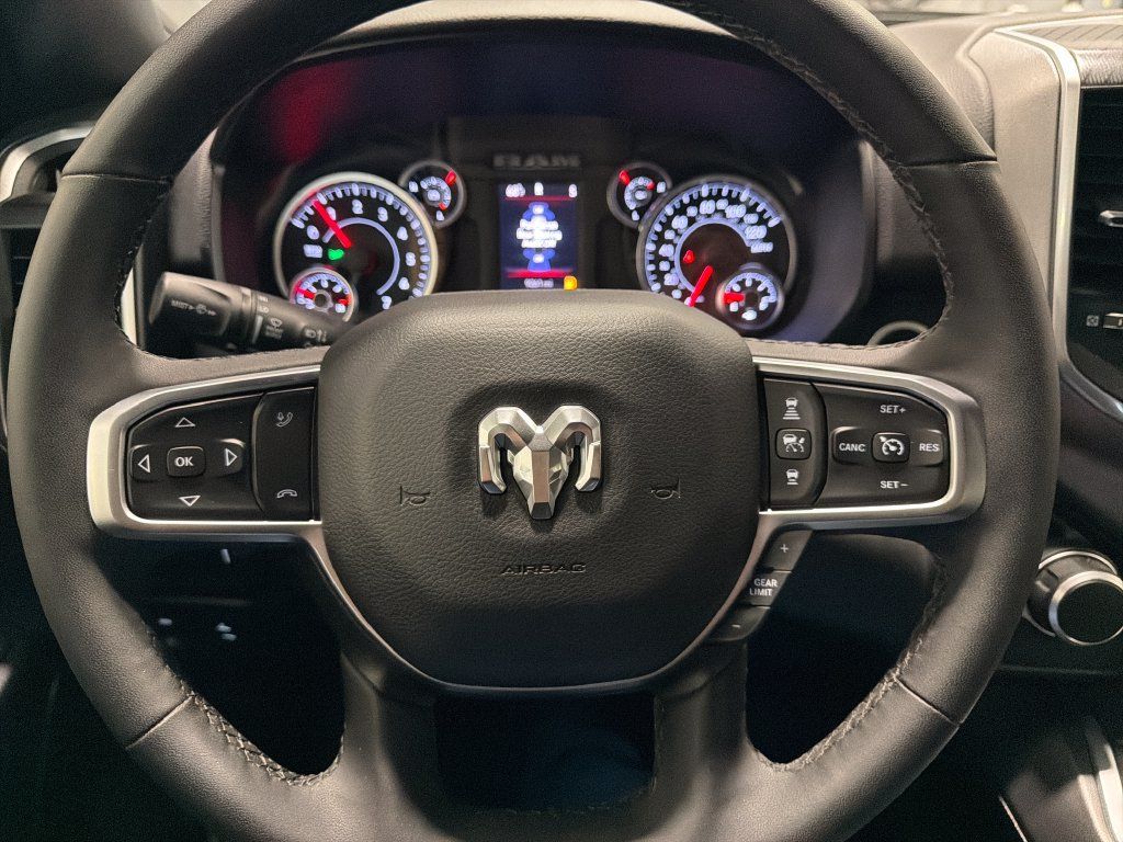 Used 2025 RAM 1500 Big Horn AWD/4WD image 10