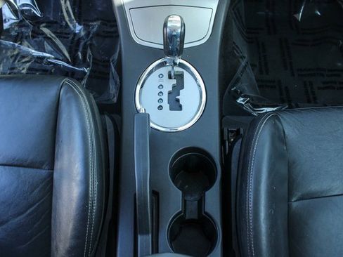 Used 2010 Chrysler Sebring Limited image 17