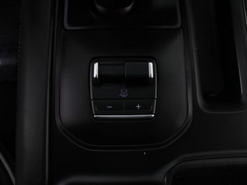 Used 2025 GMC Sierra 1500 AT4X image 9