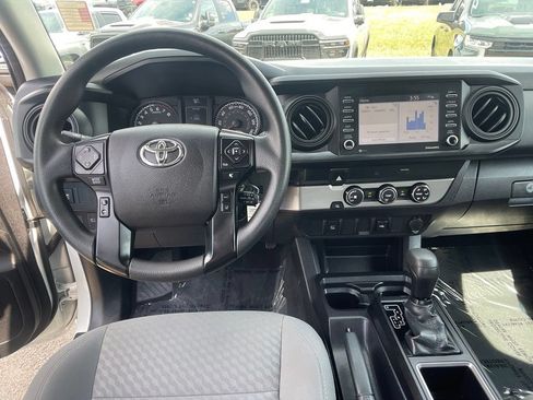 Used 2022 Toyota Tacoma SR RWD image 4