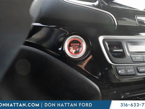 Used 2022 Honda Pilot Touring image 11