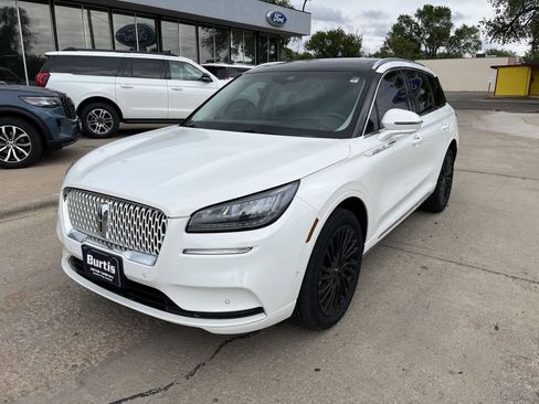 Used 2022 Lincoln Corsair Reserve w/ Equipment Group 201A FWD image 2