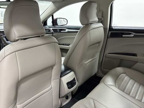 Used 2017 Ford Fusion SE image 24