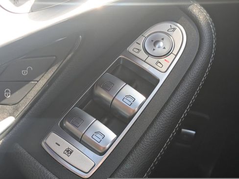 Certified 2021 Mercedes-Benz GLC 300 GLC 300 image 9