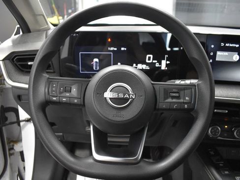 Certified 2025 Nissan Kicks SV AWD/4WD image 23