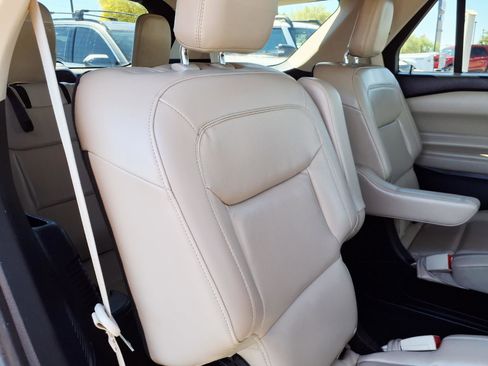 Certified 2022 Ford Explorer XLT w/ Equipment Group 202A image 15