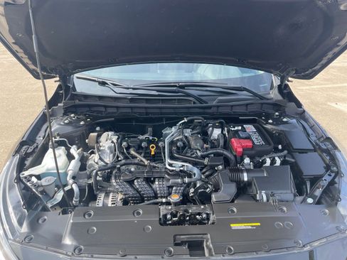 Used 2025 Nissan Altima 2.5 SV image 33