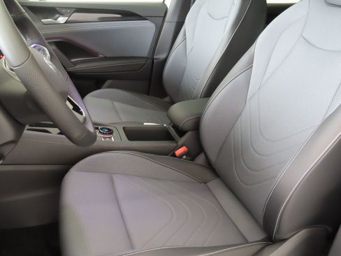 New 2026 Volkswagen Tiguan SE R-Line image 12