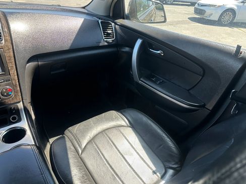 Used 2009 GMC Acadia SLT w/ Visibility Package image 19