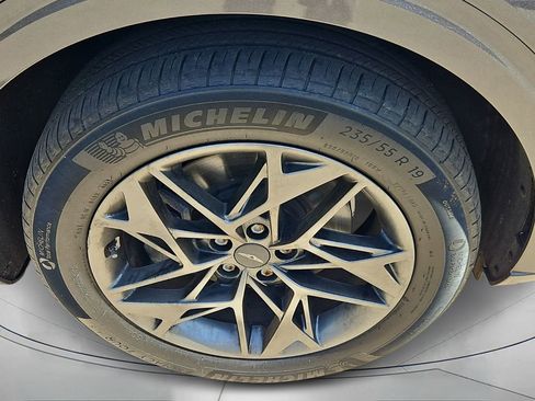 Used 2022 Genesis GV70 2.5T w/ Select Package image 9