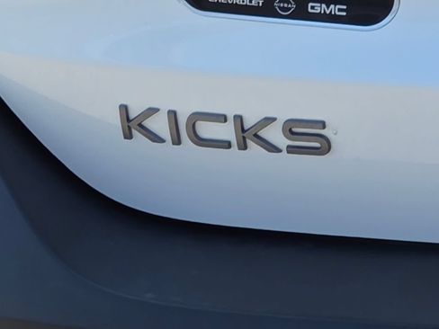 Used 2025 Nissan Kicks SR FWD image 10