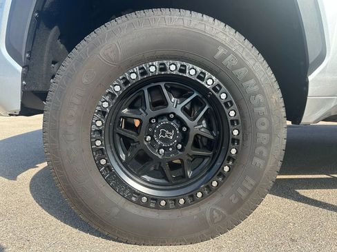 Used 2022 Toyota Tundra SR5 w/ SR5 Convenience Package image 19