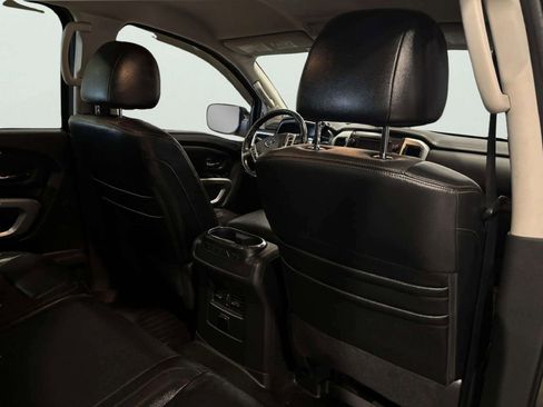 Used 2017 Nissan Titan SL image 22