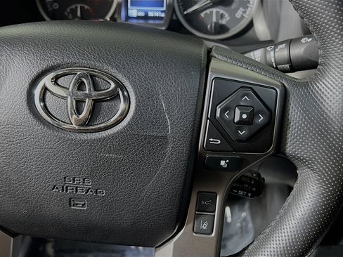 Used 2022 Toyota Tacoma Limited image 19