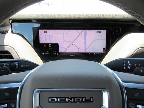 Used 2026 GMC Yukon Denali w/ Sun & Power Step Package AWD/4WD image 26