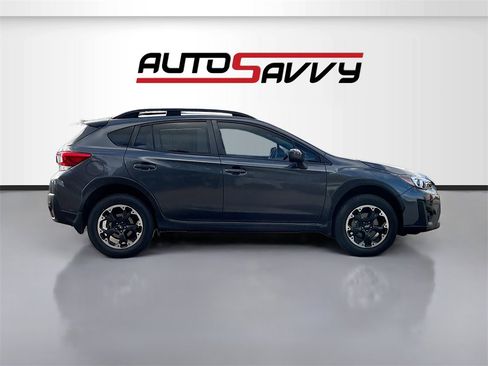 Used 2022 Subaru Crosstrek 2.0i Premium w/ Moonroof Package image 8