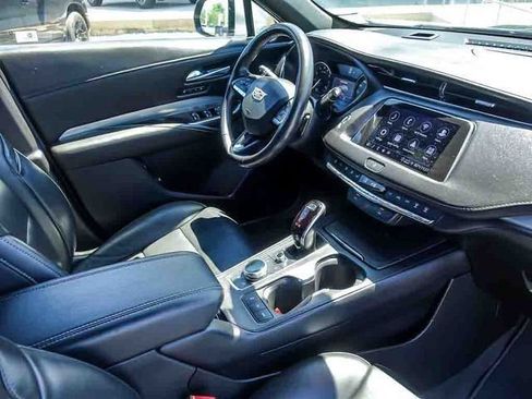 Used 2023 Cadillac XT4 Premium Luxury AWD/4WD image 29