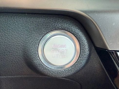 Used 2024 Kia Telluride EX w/ EX Captain's Chair Package AWD/4WD image 25