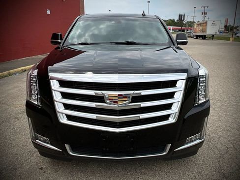 Used 2017 Cadillac Escalade Luxury AWD/4WD image 8