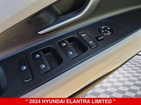 Used 2024 Hyundai Elantra Limited FWD image 13
