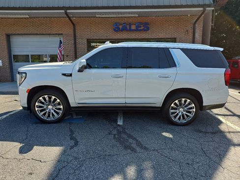 Used 2023 GMC Yukon Denali w/ Denali Reserve Package AWD/4WD image 3