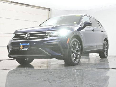 Used 2022 Volkswagen Tiguan SE AWD/4WD image 31