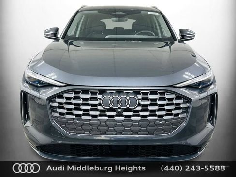 Certified 2025 Audi Q5 Premium AWD/4WD image 1