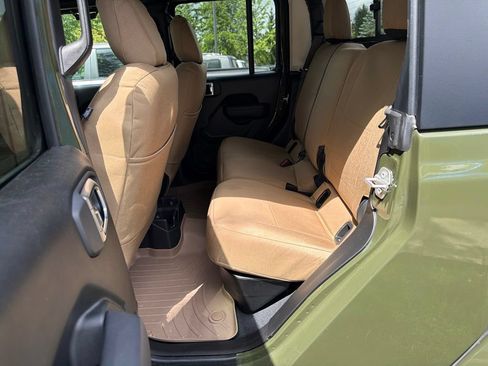 Used 2024 Jeep Gladiator Sport AWD/4WD image 11