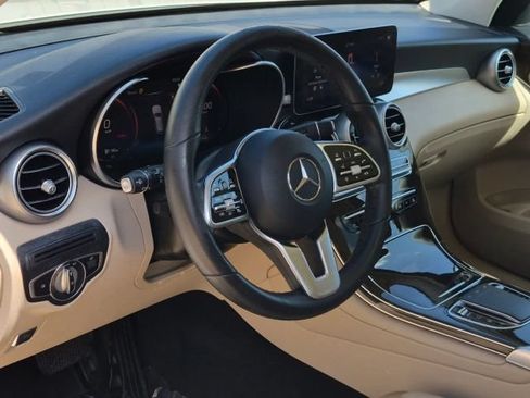Used 2021 Mercedes-Benz GLC 300 4MATIC image 7