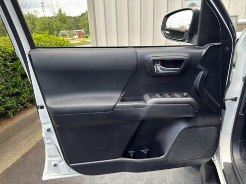 Used 2021 Toyota Tacoma TRD Sport w/ Technology Package RWD image 36