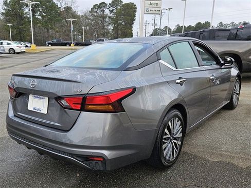 Used 2023 Nissan Altima 2.5 SV image 12