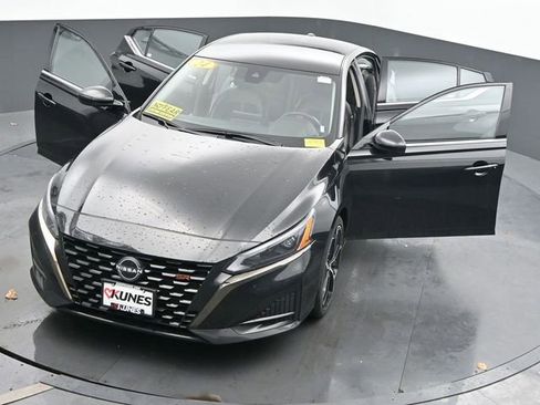 Used 2024 Nissan Altima 2.5 SR image 59