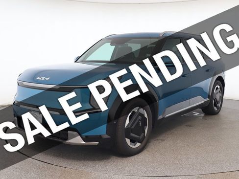 Used 2024 Kia EV9 Land image 1