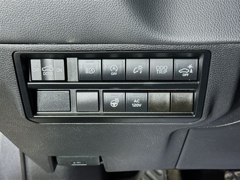 Used 2024 Toyota Tundra Limited AWD/4WD image 10
