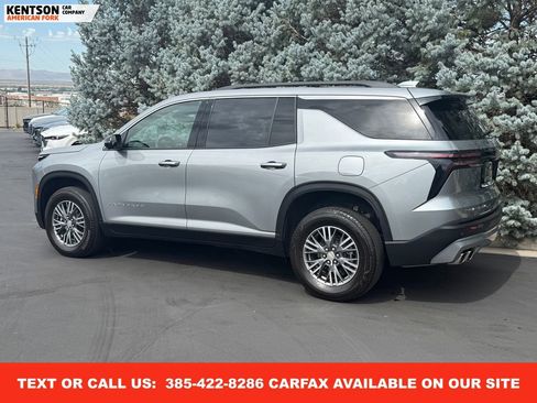 Used 2024 Chevrolet Traverse LT image 5