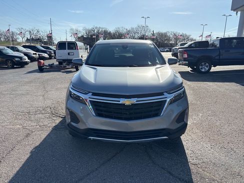 Used 2024 Chevrolet Equinox LT image 2