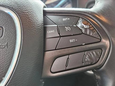 Used 2020 Dodge Charger SXT w/ Blacktop Package image 10