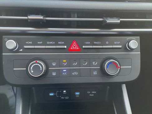 New 2026 Hyundai Tucson SE image 12