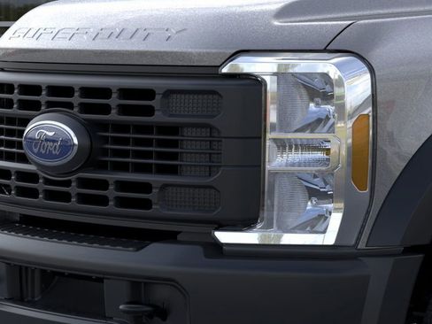 New 2025 Ford F450 XL image 17