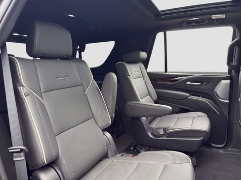 Used 2024 Cadillac Escalade Premium Luxury w/ Performance Package AWD/4WD image 18